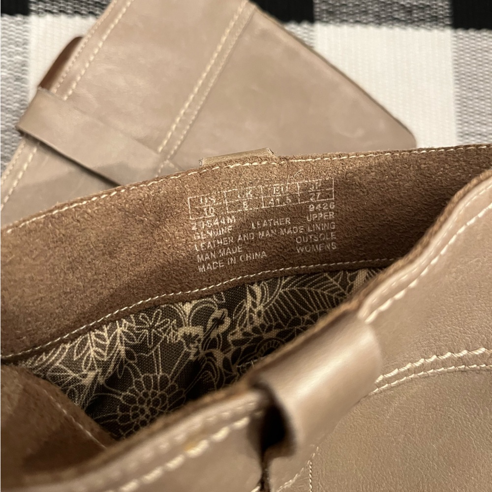 Women’s Timberland Boots - Picture 3 of 7